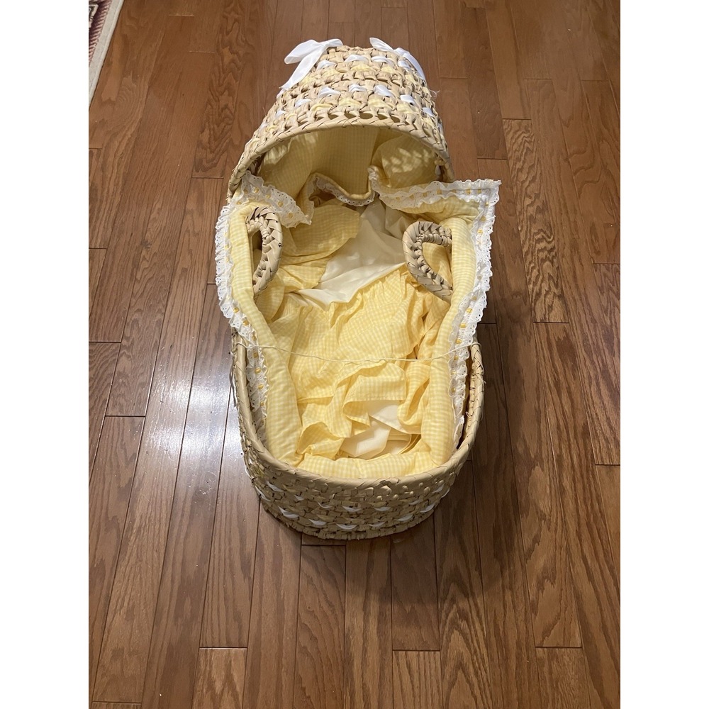 Vintage Wicker Moses Basket Hooded Baby Bassinet Carrier Plaid Liner Handles - Picture 2 of 7